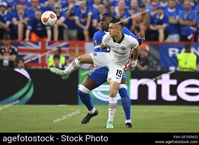 Rafael BORRE (Eintracht Frankfurt), action, duels versus Calvin Bassey (Rangers FC). Soccer Europa League, final Eintracht Frankfurt - Glasgow Rangers 5-4 iE on...