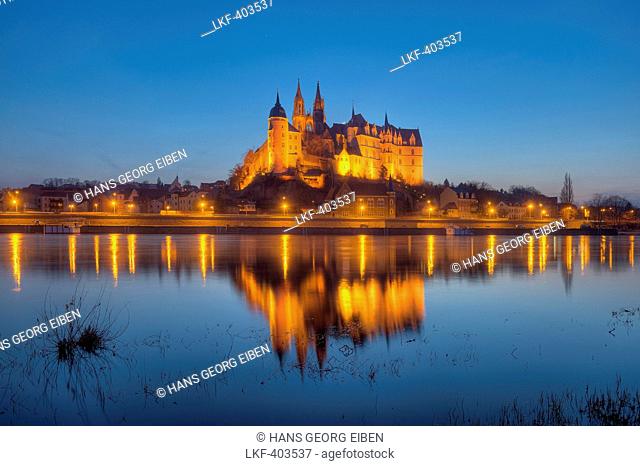 Elbe with Albrechtsburg castle and cathedra in the eveningl, Meissen, Saxony, Germany, Europe