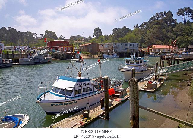 Ships at Noyo harbour, Pacific coast, Mendocino, California, USA, America