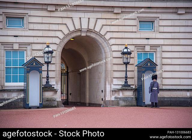 England, February 25th - March 1st, 2020: Impressions England - February / March - 2020 Buckingham Palace / Garde / Grenadier Guards / London | usage worldwide