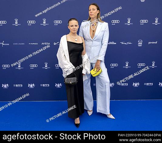 09 September 2022, Berlin: Jasna Fritzi Bauer (l) and Katharina Zorn arrive at the German Drama Award 2022 ceremony. Photo: Monika Skolimowska/dpa