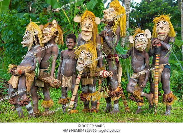 Papua New Guinea, Bismarck Archipelago, New Britain island, Goalim, Baining tribe, Gaolim festival, Irhu masks dancers