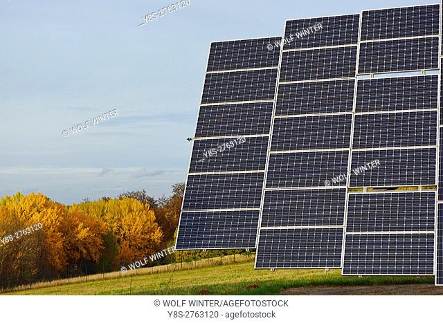 Solarpark Mengeringhausen with static Modules and Modules, that follow the Azimuth of the Sun. They produce electricity in any position and angle