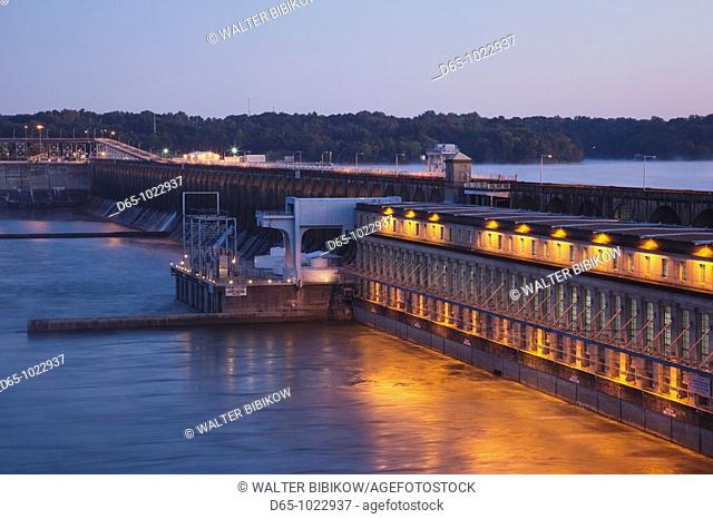 USA, Alabama, Muscle Shoals Area, Florence, Wilson Lock and Dam, Lake Wilson and Tennessee River, dawn