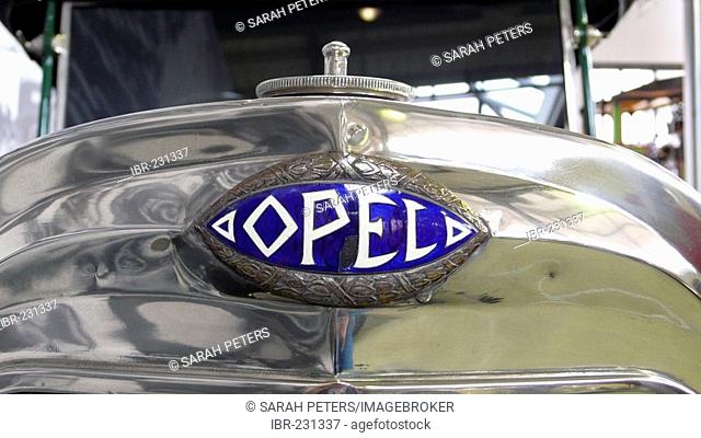 Vintage car, Opel emblem