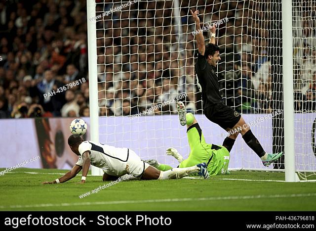 Madrid Spain; 11/29/2023.- Napoli player Simeone score goal. Real Madrid vs Napoli Champions League group stage matchday 5