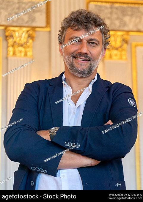 FILED - 19 September 2019, Bavaria, Munich: Jonas Kaufmann, opera singer, stands before an interview about his new album in a state hall of the Bavarian...