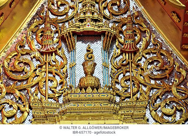 Tympanum above the main entrance to the Marble Temple (Wat Benchamabophit), Bangkok, Thailand, Asia