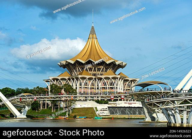 Gebäude des Parlaments von Sarawak, Dewan Undangan Negri State Assembly, am Sarawak Fluss, Kuching, Sarawak, Borneo, Malaysia / Sarawak State Legislative...