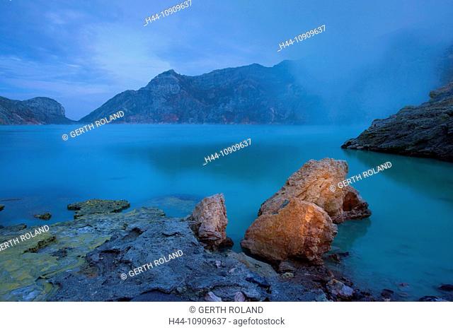 Ijen, Indonesia, Asia, Java, volcano, volcanism, geology, crater, crater lake, lake, daybreak, fog