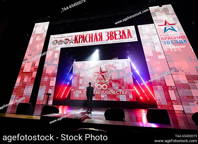 RUSSIA, MOSCOW - 1 de diciembre de 2023: Un concierto que conmemora el centenario de la fundación del periódico y editorial Krasnaya Zvezda se celebra en el...