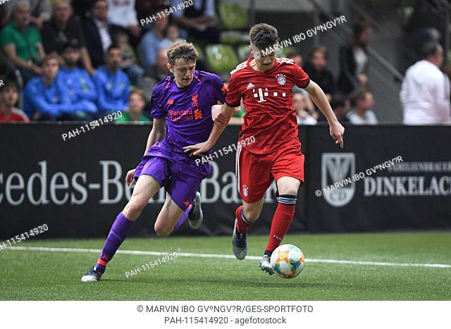 Thomas Clayton (Liverpool FC, l.) Versus Angelo Stiller (Bayern Munich, r.). GES / football / indoor tournament: Mercedes-Benz JuniorCup 2019, 06.01