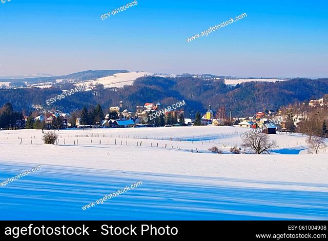 Hohnstein im Winter, Sächsische Schweiz - the town Hohnstein in winter, Elbe Sandstone Mountains