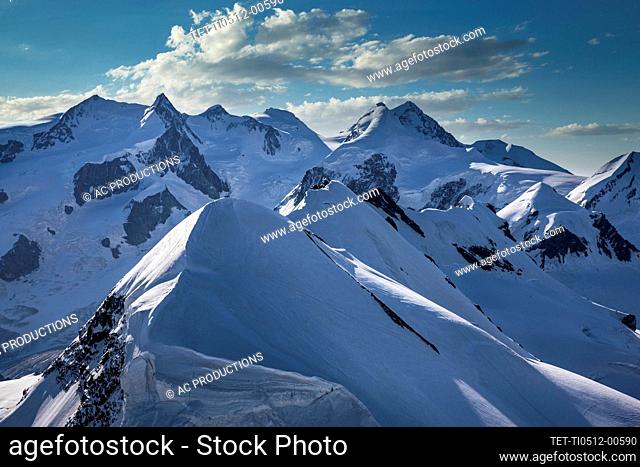 Suiza, Monte Rosa, vista aérea del macizo del Monte Rosa