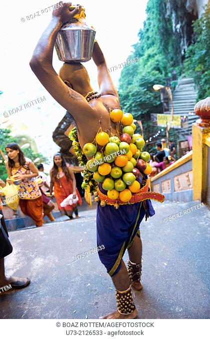 Bizarre scenes at the annual Hindu Thaipusam festival in KL, Malaysia