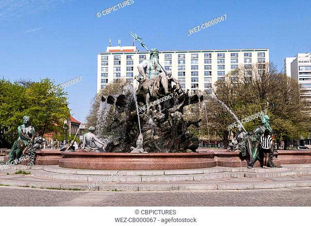 Germany, Berlin, Neptunbrunnen fountain at Alexanderplatz square