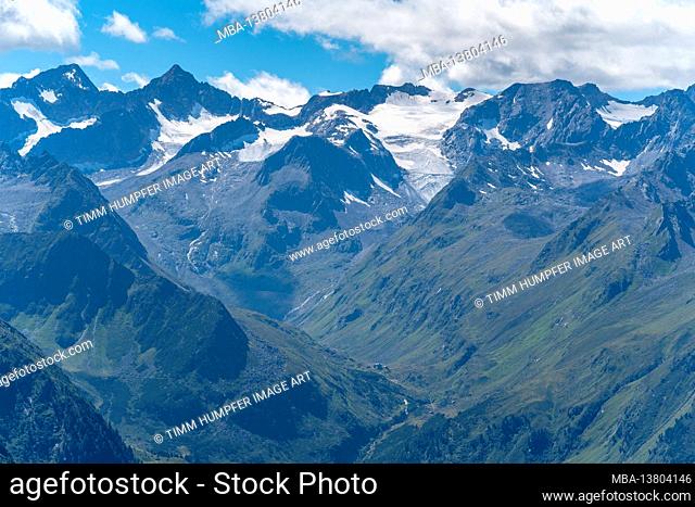 Europe, Austria, Tyrol, Stubai Alps, view of the picturesque Oberbergtal in the Stubai