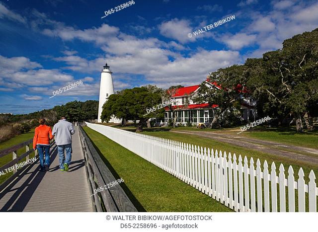 USA, North Carolina, Cape Hatteras National Saeshore, Ocracoke, Ocracoke Lighthouse, b. 1823, oldest continuously operated lighthouse on North Carolina coast