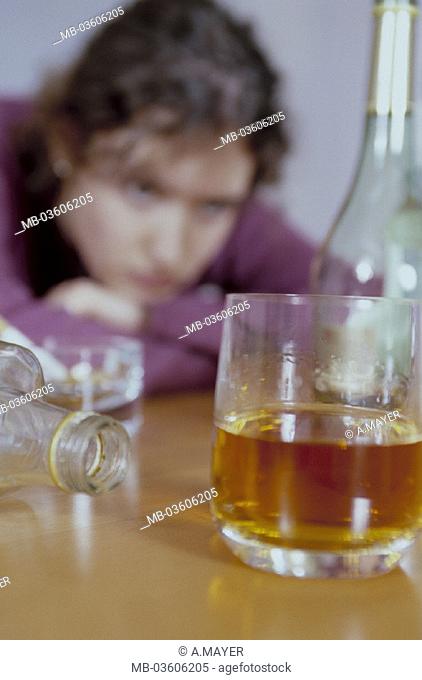 Woman, young, whisky glass, sorrowfully, descouple, 25-30 years, alcohol, whiskey glass, whisky, drinks, depressive, gotten drunk, lonesome, alone, alcoholic