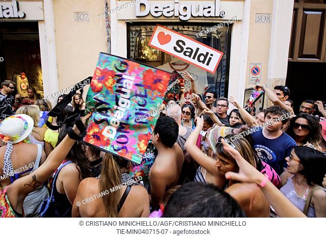 Desigual sales 2015. Seminaked Party: the first 100 people who come in swimsuit, will dress in the shop directly. The clothes chosen are completely free