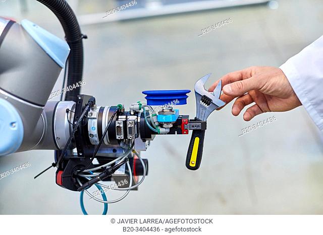 Use of flexible robotics in industrial manufacturing processes, Mobile robot, Advanced manufacturing Unit, Technology Centre, Tecnalia Research & Innovation