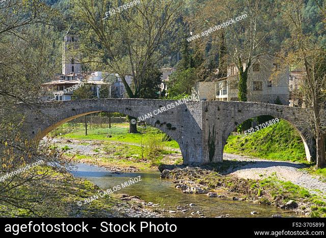 Medieval bridge, Muga river, Sant Llorenç de la Muga village, Muga AlbanyÃ  Nature Reserve, AlbanyÃ  Valley, Alt EmpordÃ  region, Girona Province, Catalonia
