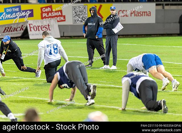 10 November 2023, Hesse, Frankfurt/Main: American Football: NFL, before the second Germany game between the New England Patriots and the Indianapolis Colts