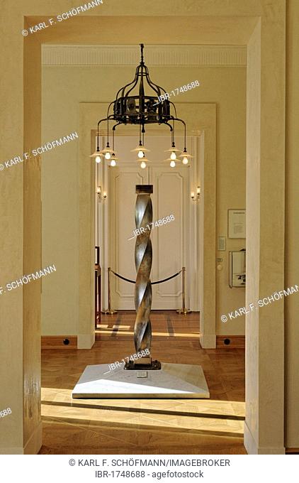 Column made of nickel and steel, twisted by 360 degrees, exhibition in the smaller house of the Villa Huegel mansion, Baldeney district, Essen