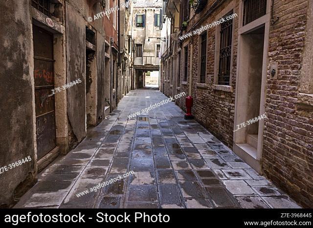 Calle Gheto Novissimo (Last Ghetto Street). Cannaregio District, Venice, Veneto Region, Italy