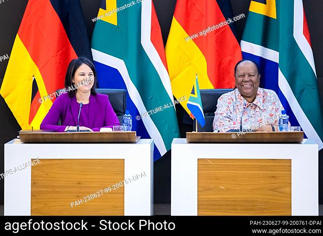 27 June 2023, South Africa, Pretoria: Annalena Baerbock (Bündnis 90/Die Grünen, l), Foreign Minister, and Naledi Pandor, Foreign Minister of South Africa