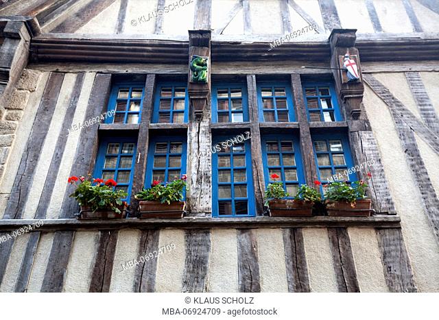 Dinan, half-timbered house in the Rue de Petit Fort