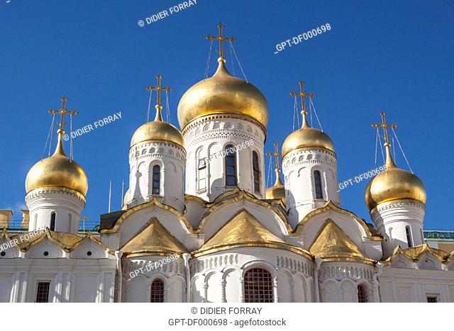 DOMES OF THE CATHEDRAL OF THE ANNUNCIATION, THE IMPERIAL FAMILY'S PRIVATE CHAPEL IN THE TIME OF THE CZARS, ORTHODOX RELIGION, CATHEDRAL SQUARE, KREMLIN, MOSCOW