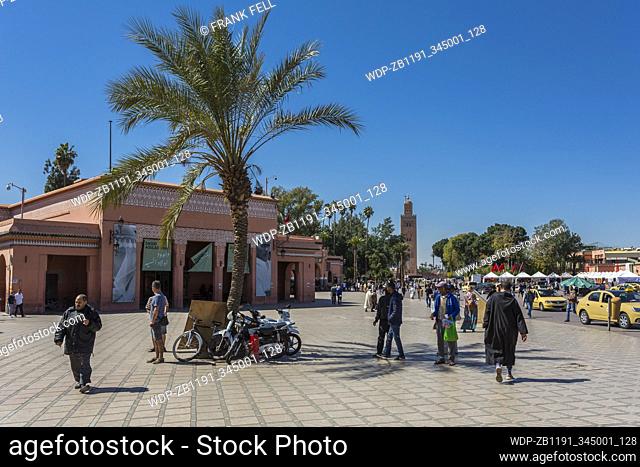 View of Jemaa el Fna (Djemaa el Fnaa) Square, UNESCO World Heritage Site and Koutoubia Mosque visible during daytime, Marrakesh, Morocco, North Africa, Africa