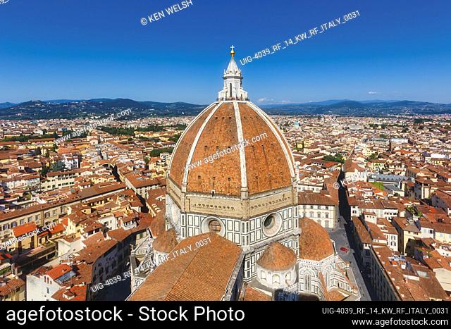 Florence, Tuscany, Italy.  Filippo Brunelleschi's Dome of the Duomo, or cathedral. Basilica di Santa Maria del Fiore. The historic centre of Florence is a...