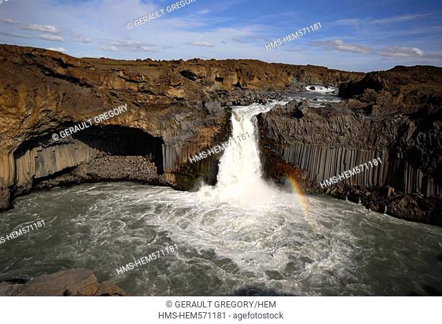 Iceland, Nordurland Eystra Region, waterfall of Aldeyjarfoss and its basalt columns