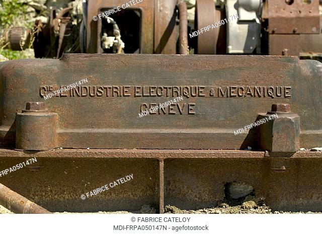 Mine of copper of Clausis in St Veran exploited from 1901 to 1960 - Outdoor installations - Old rusted machine