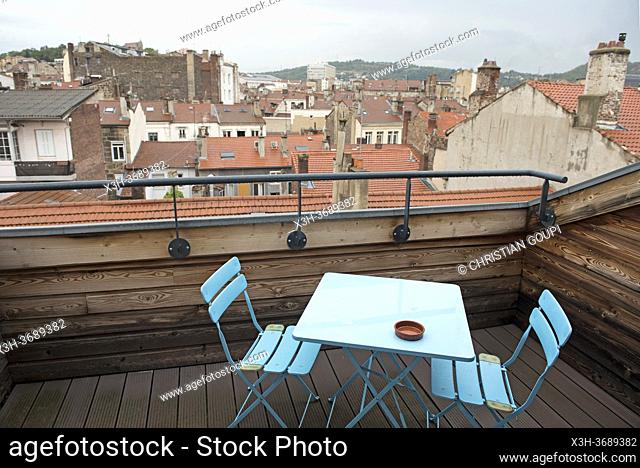 terrasse d'une chambre, Hotel Le Cheval Noir, Saint-Etienne, departement de la Loire, region Auvergne-Rhone-Alpes, France, Europe/bedroom's terrace