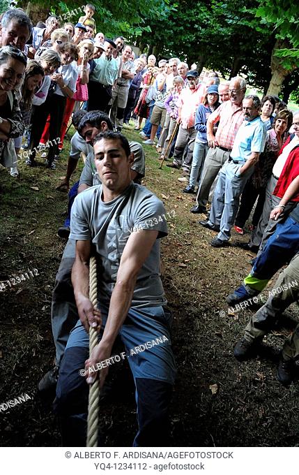 Asturian traditional sports, tug of war contest Benia de Onis, Asturias