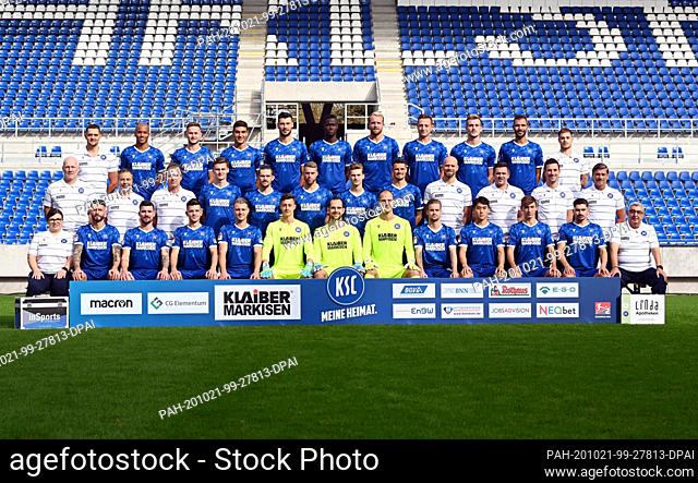 21 October 2020, Baden-Wuerttemberg, Karlsruhe: Football, 2nd Bundesliga: Karlsruher SC, photo session with team photo and portraits for the 2020/2021 season