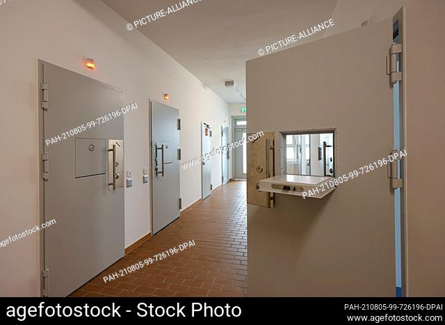 05 August 2021, Schleswig-Holstein, Glückstadt: View of a cell corridor in the new detention centre for deportees in Glückstadt