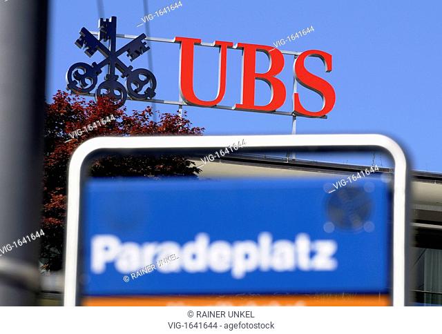 SWITZERLAND, ZURICH, 27.07.2009, CHE, SWITZERLAND : The headquarter of UBS Bank at Paradeplatz in Zurich - Zurich, Zurich, Switzerland, 27/07/2009