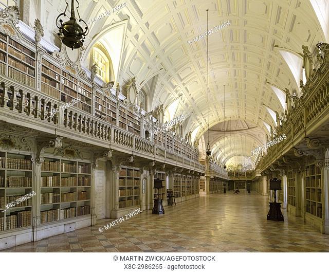 Palacio Nacional de Mafra, the national palace Mafra, the most monumental palace and monastery in Portugal. The library. Europe, Southern Europe, Portugal