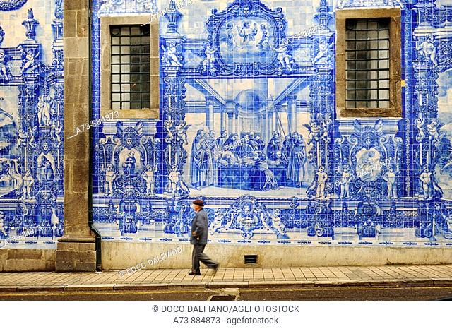 Exterior wall of Santa Catarina church decorated with typical azulejos, Porto. Portugal