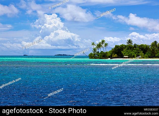 Malediven, Wolkenstimmung, wolken, wolkig, malediveninsel, Panoramafotografie, panorama, Wolkenformation, Wolkenformationen, insel, spiegelung, sonnig, unwetter