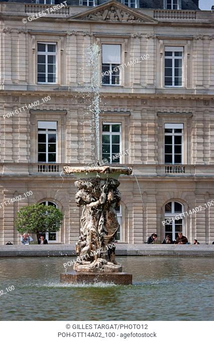 Paris, Jardin du Luxembourg, Luxembourg Palace, central basin, fountain, water, sculpture, Photo Gilles Targat