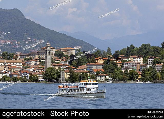Excursion boat off Verbania-Pallanza, Lake Maggiore, Piedmont, Italy, Europe