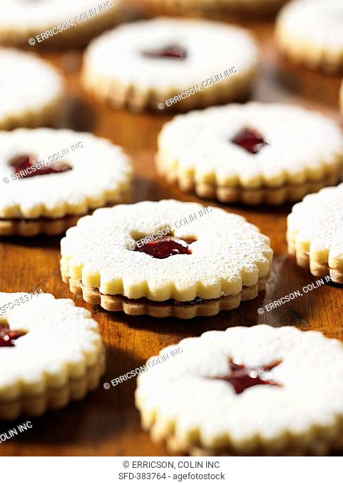 Shortbread biscuits with raspberry jam