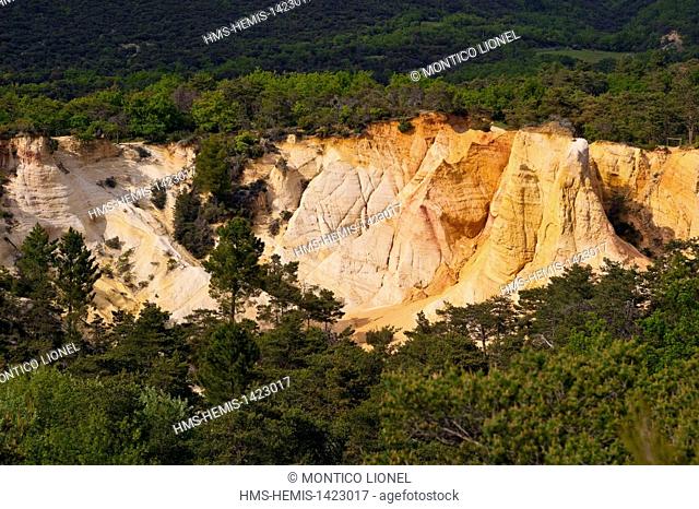 France, Vaucluse, Rustrel, Colorado Provencal, old ocher quarries