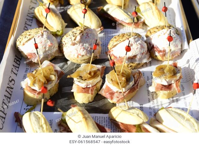 Canapes with different format