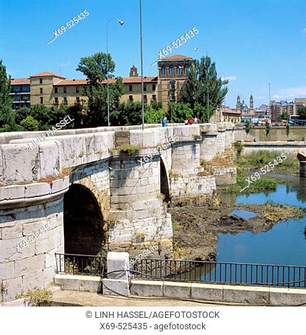 St. Mark's bridge, Leon. Castilla-Leon, Spain
